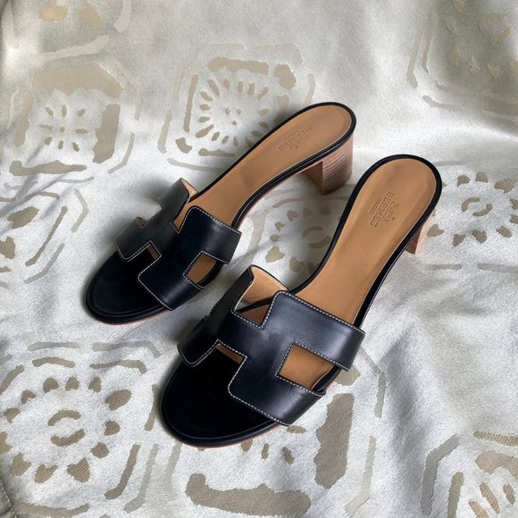 Hermes Shoes - Hermes ‘Oasis’ sandals in noir Piqûres Écrues